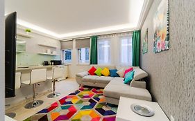 Andrassy Avenue Exclusive